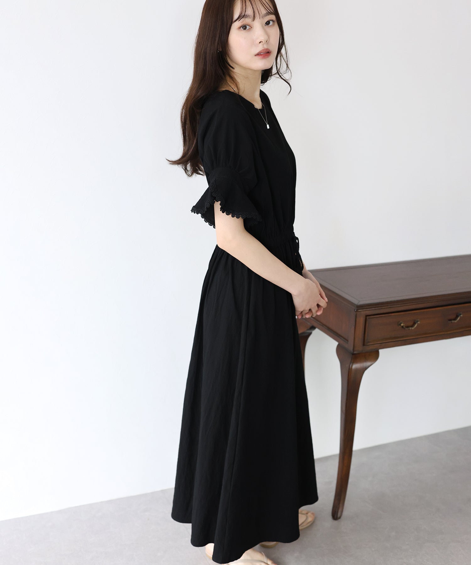 【SALE】袖レースドロストワンピース