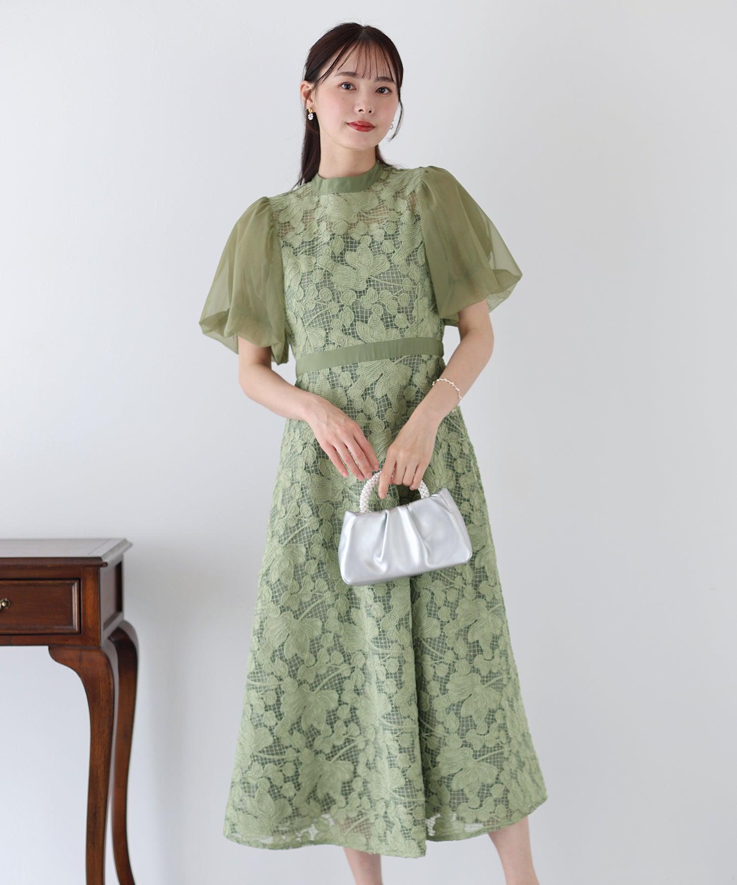 【SALE】エンブロイダリ―レースパーティードレス