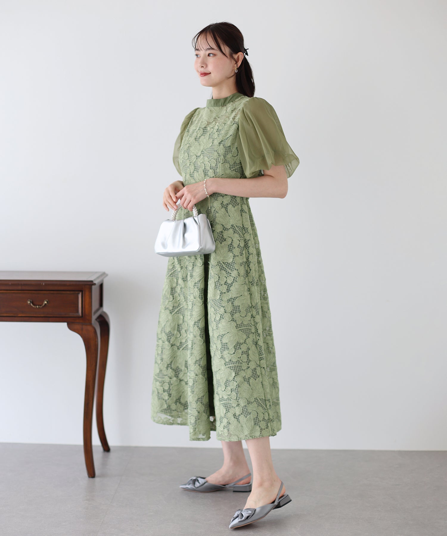 【SALE】エンブロイダリ―レースパーティードレス
