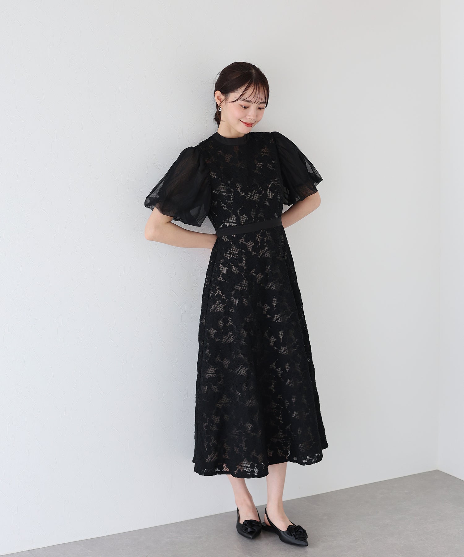 【SALE】エンブロイダリ―レースパーティードレス