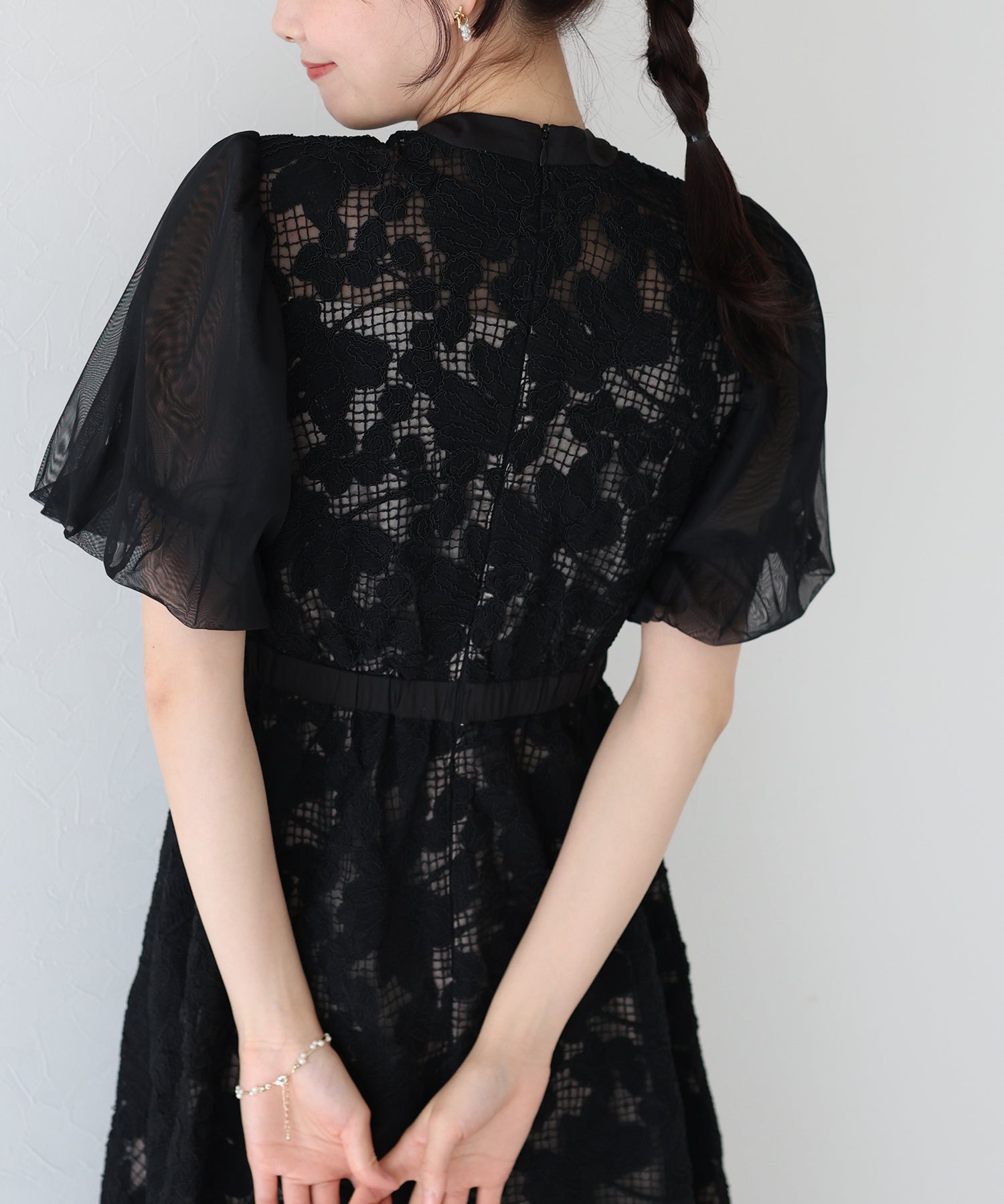【SALE】エンブロイダリ―レースパーティードレス
