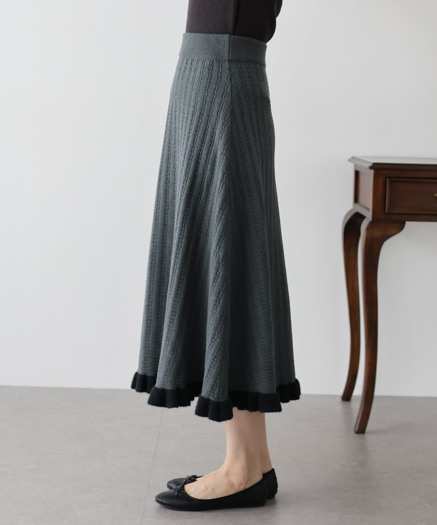 【SALE】裾フリルニットスカート