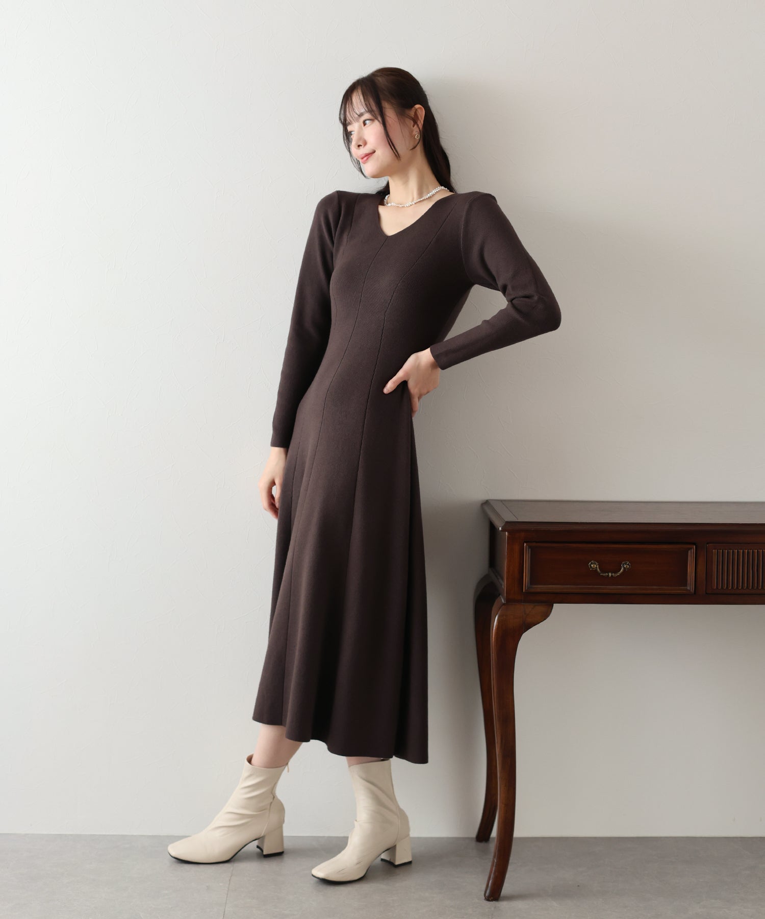 【TIME SALE】Vネックシェイプニットワンピース